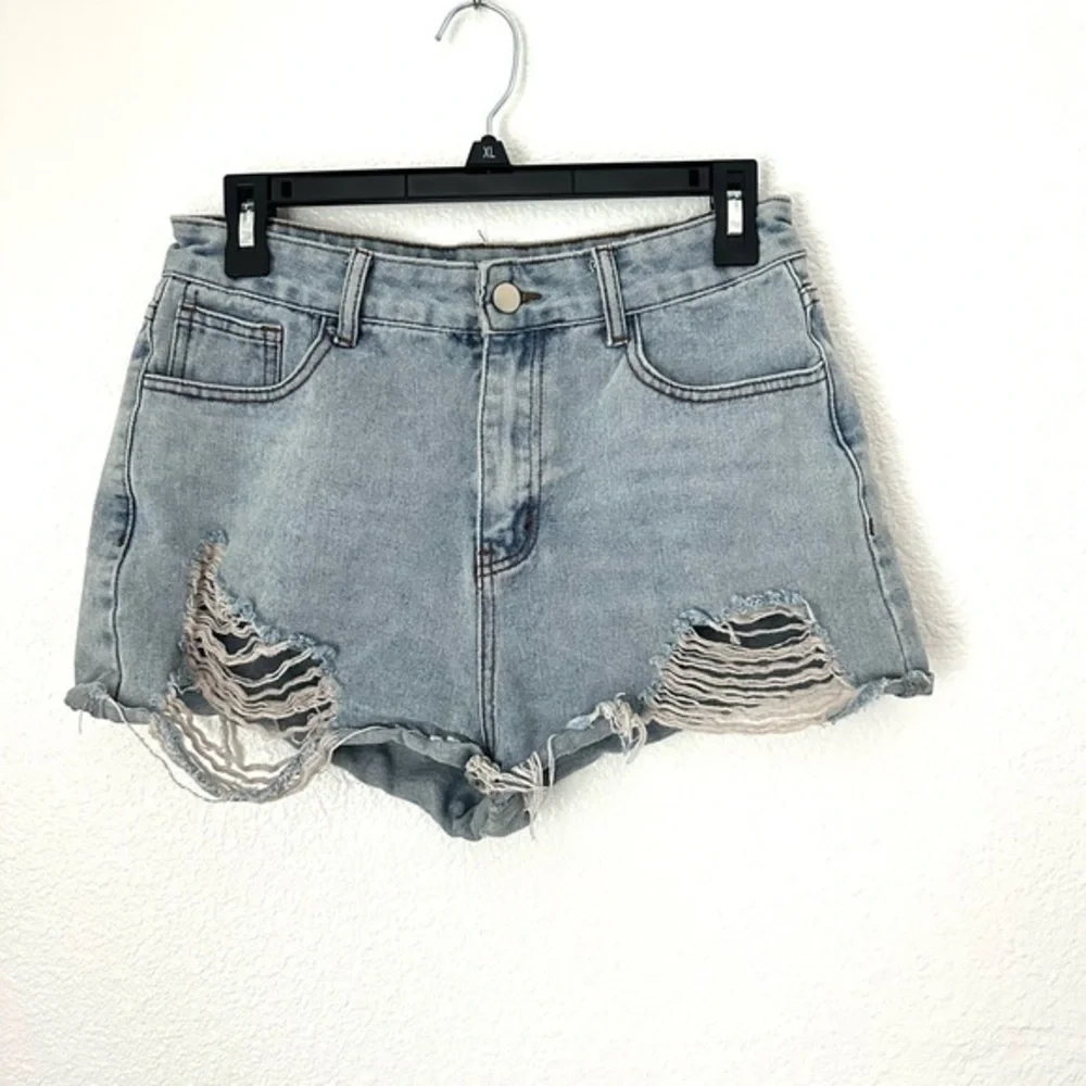 Jean Shorts Women’s M High Rise Distressed Denim Shorts